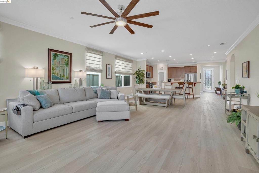 9833 Key West Way Property Photo 1