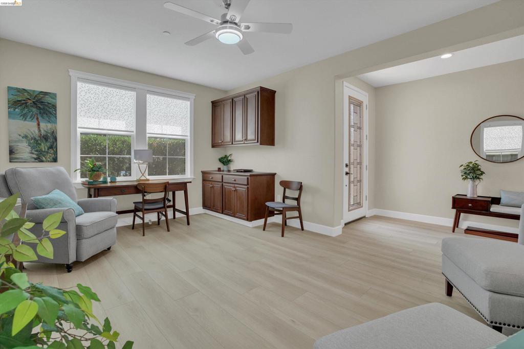 9833 Key West Way Property Photo 8