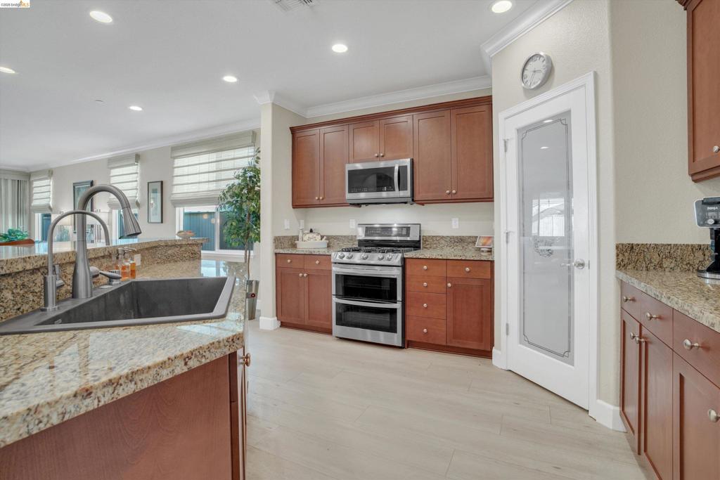 9833 Key West Way Property Photo 14
