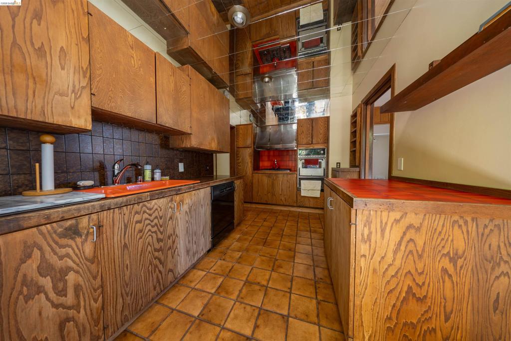 40 Harbord Ct Property Photo 8