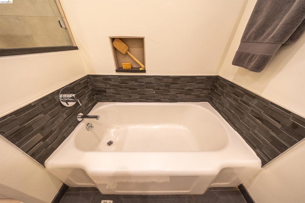 40 Harbord Ct Property Photo 14
