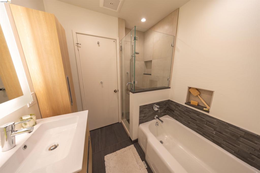 40 Harbord Ct Property Photo 15