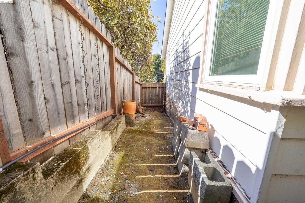 40 Harbord Ct Property Photo 23