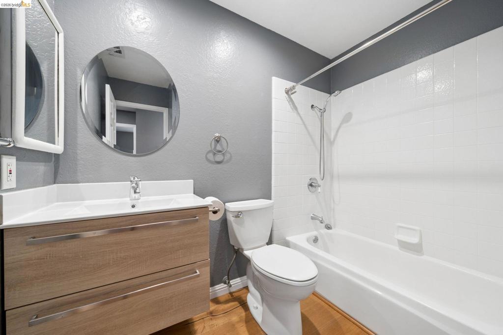 1055 Fox Meadow Way Property Photo 13