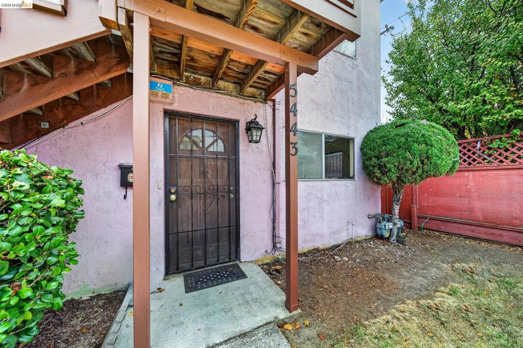 5445 Crittenden St Property Photo 5