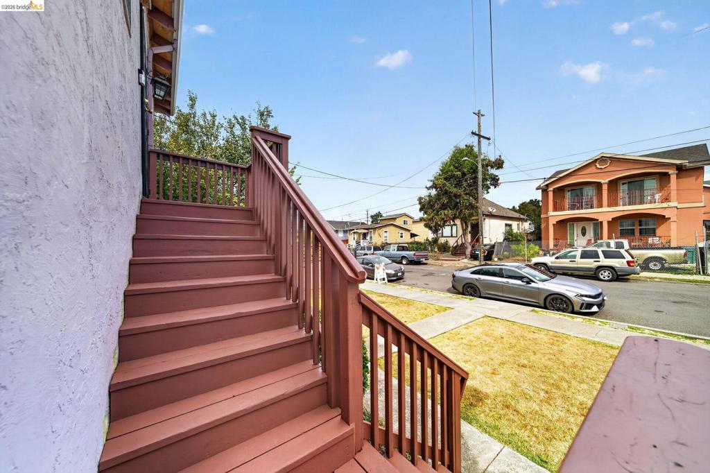 5445 Crittenden St Property Photo 10