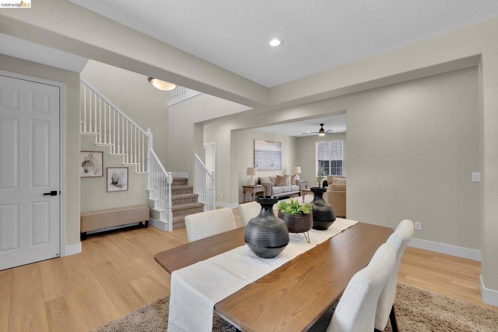 1060 Berkshire Ct Property Photo 7