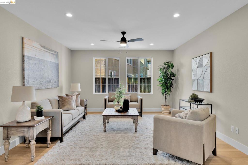 1060 Berkshire Ct Property Photo 8