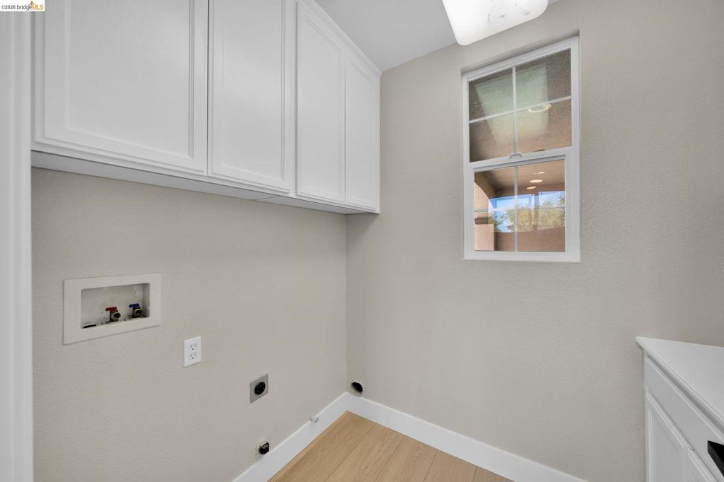 1060 Berkshire Ct Property Photo 22