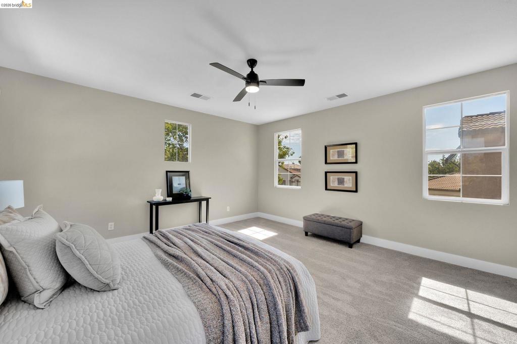 1060 Berkshire Ct Property Photo 31