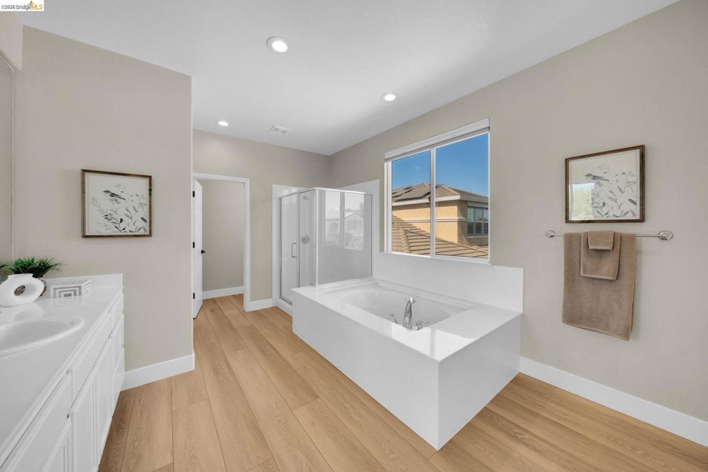 1060 Berkshire Ct Property Photo 32