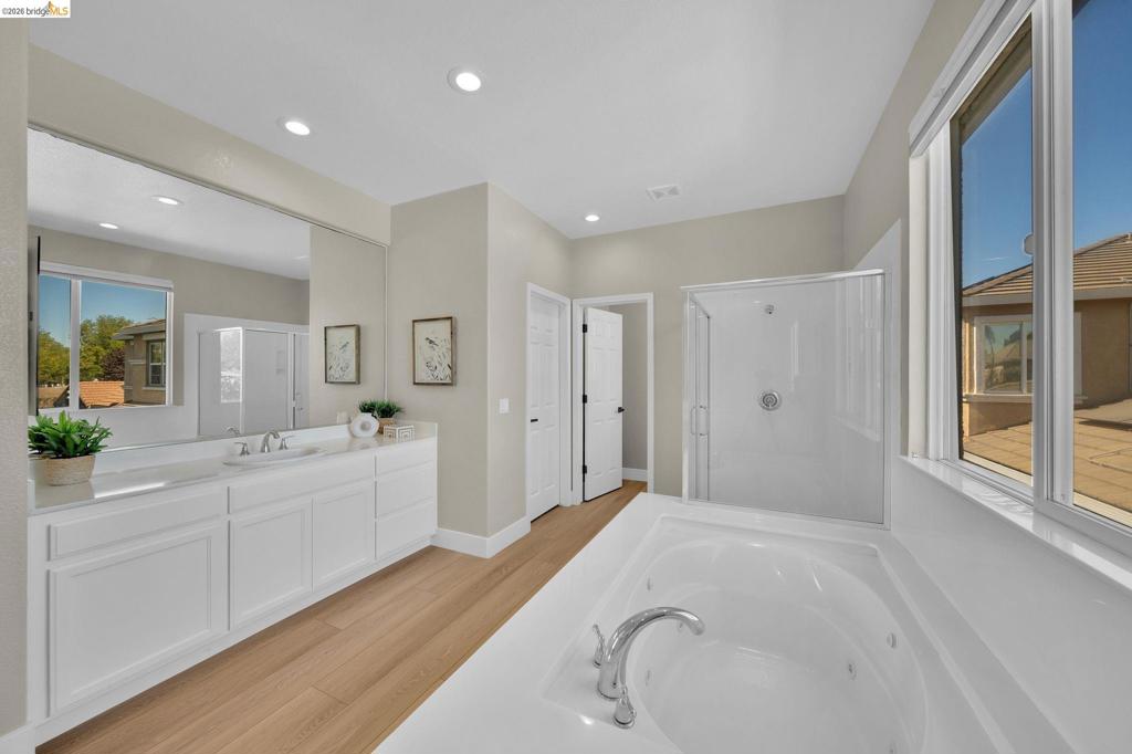 1060 Berkshire Ct Property Photo 33