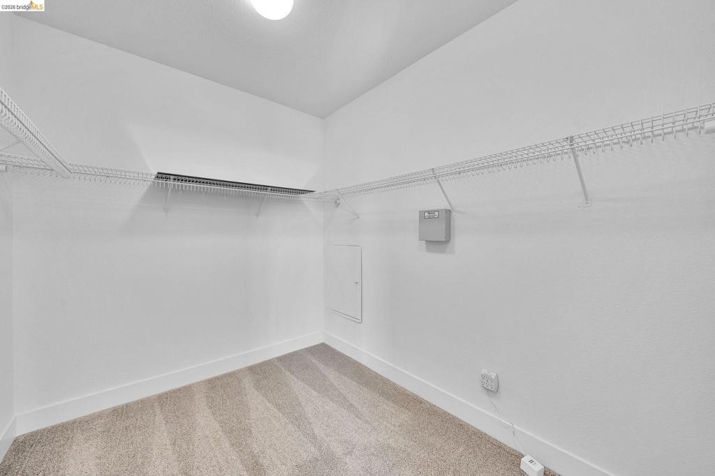 1060 Berkshire Ct Property Photo 35