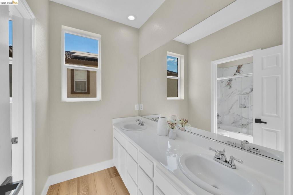 1060 Berkshire Ct Property Photo 41
