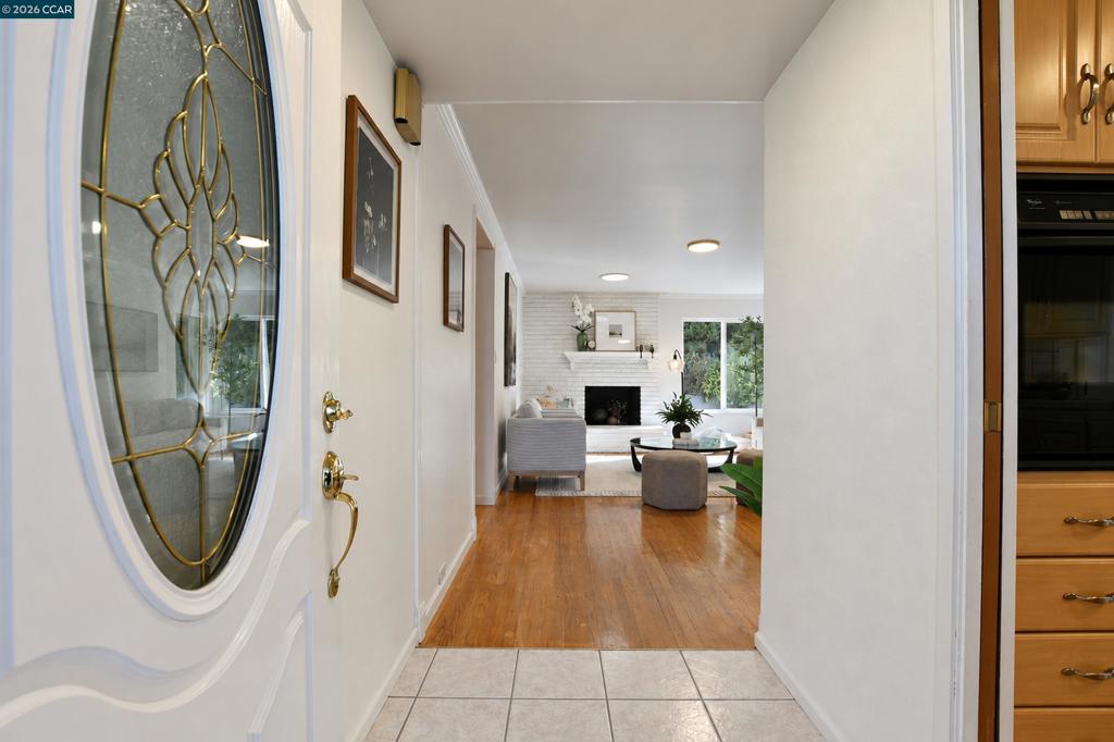 232 Coleen St Property Photo 4