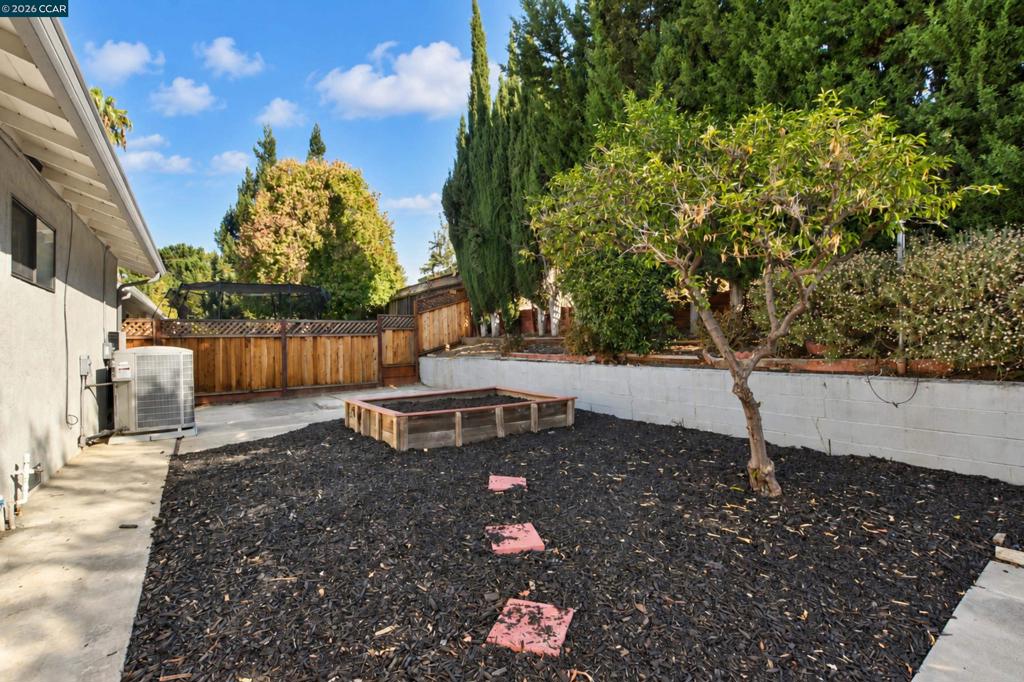 232 Coleen St Property Photo 25