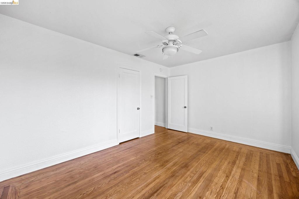 2240 Lessley Ave Property Photo 11