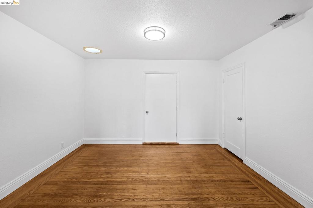 2240 Lessley Ave Property Photo 15