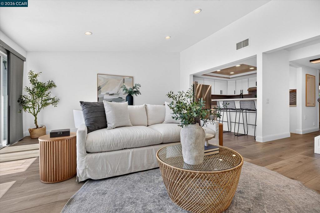 28 Janin Pl Property Photo 1