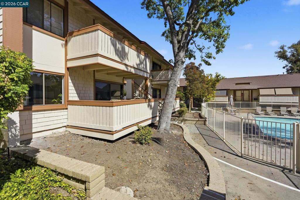 100 Kinross Dr 45 Property Photo 1