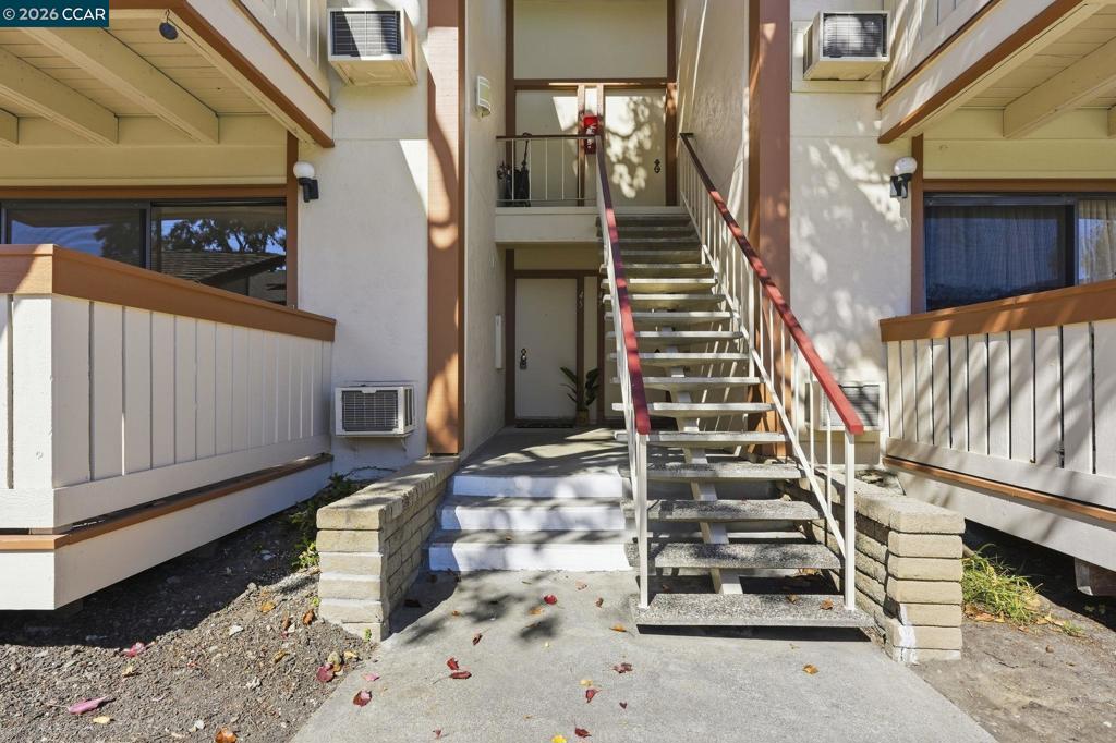 100 Kinross Dr 45 Property Photo 3