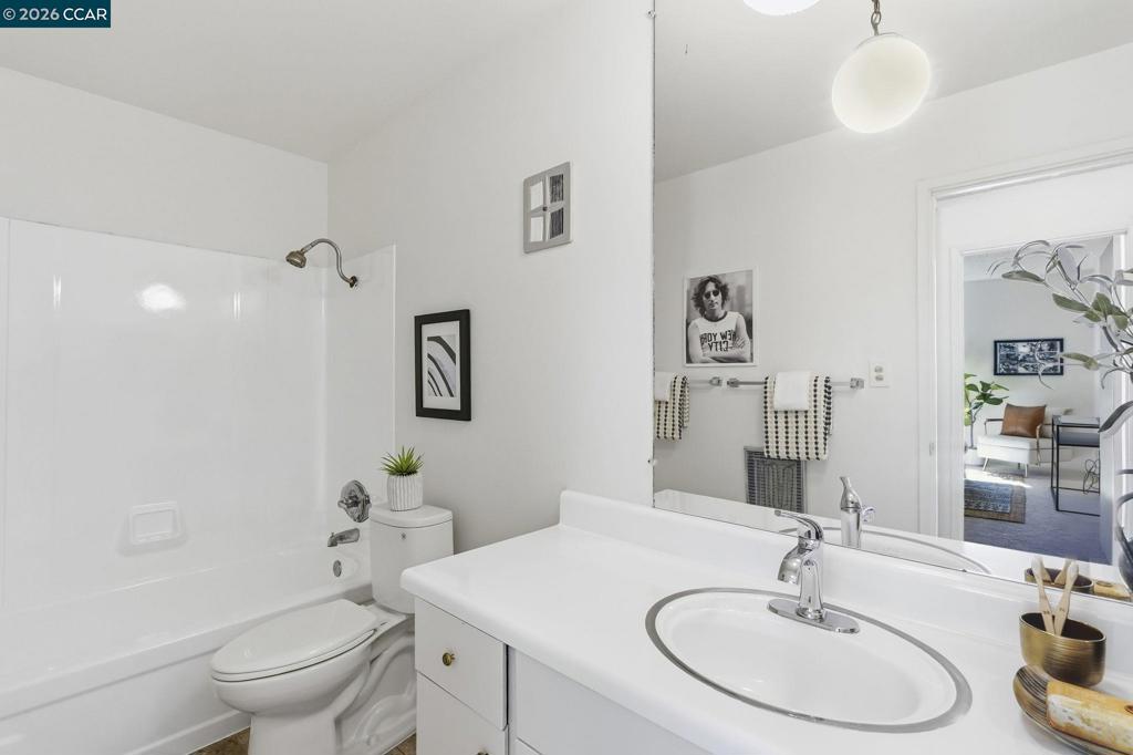 100 Kinross Dr 45 Property Photo 30