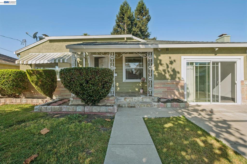 527 Capistrano Property Photo 1