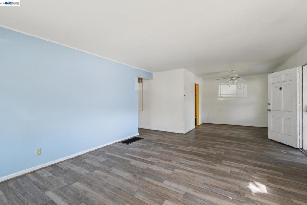 527 Capistrano Property Photo 7