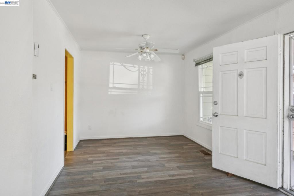 527 Capistrano Property Photo 8