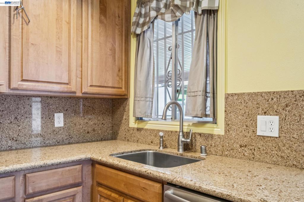 527 Capistrano Property Photo 12