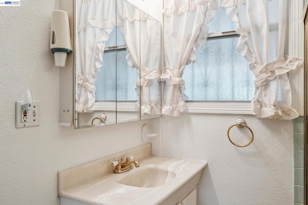 527 Capistrano Property Photo 15