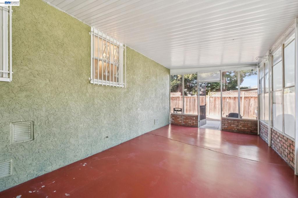 527 Capistrano Property Photo 31