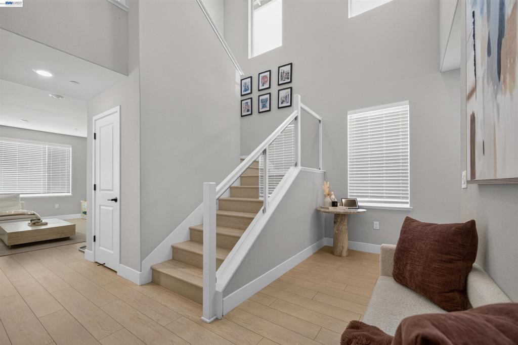 2400 Azure Pl Property Photo 3