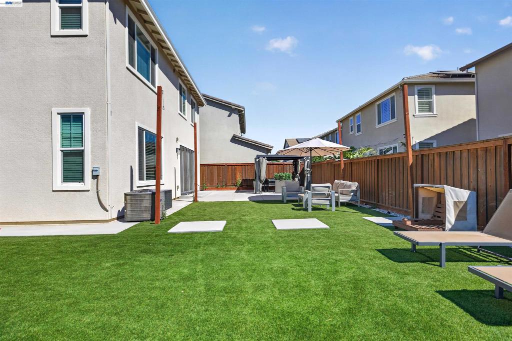 2400 Azure Pl Property Photo 16