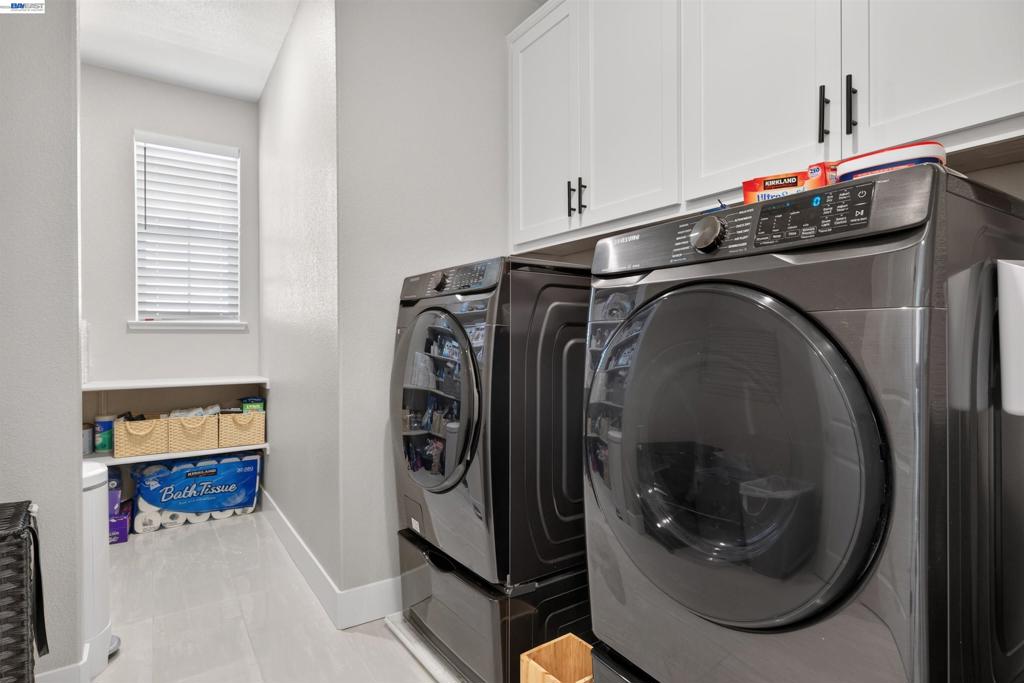 2400 Azure Pl Property Photo 17