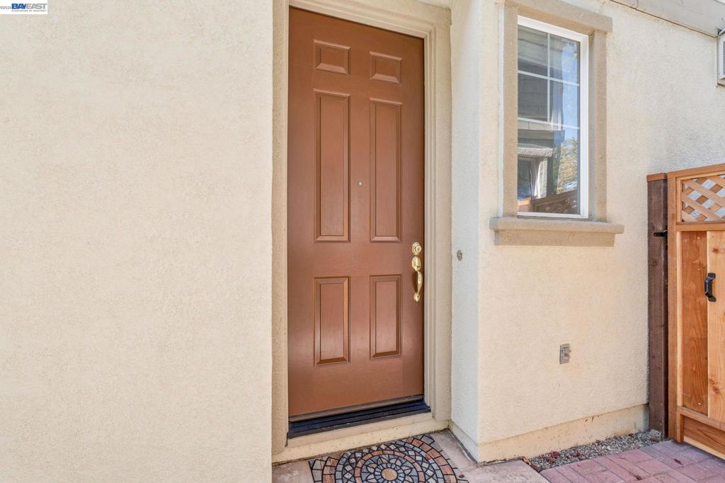 6325 Bray Ct Property Photo 4