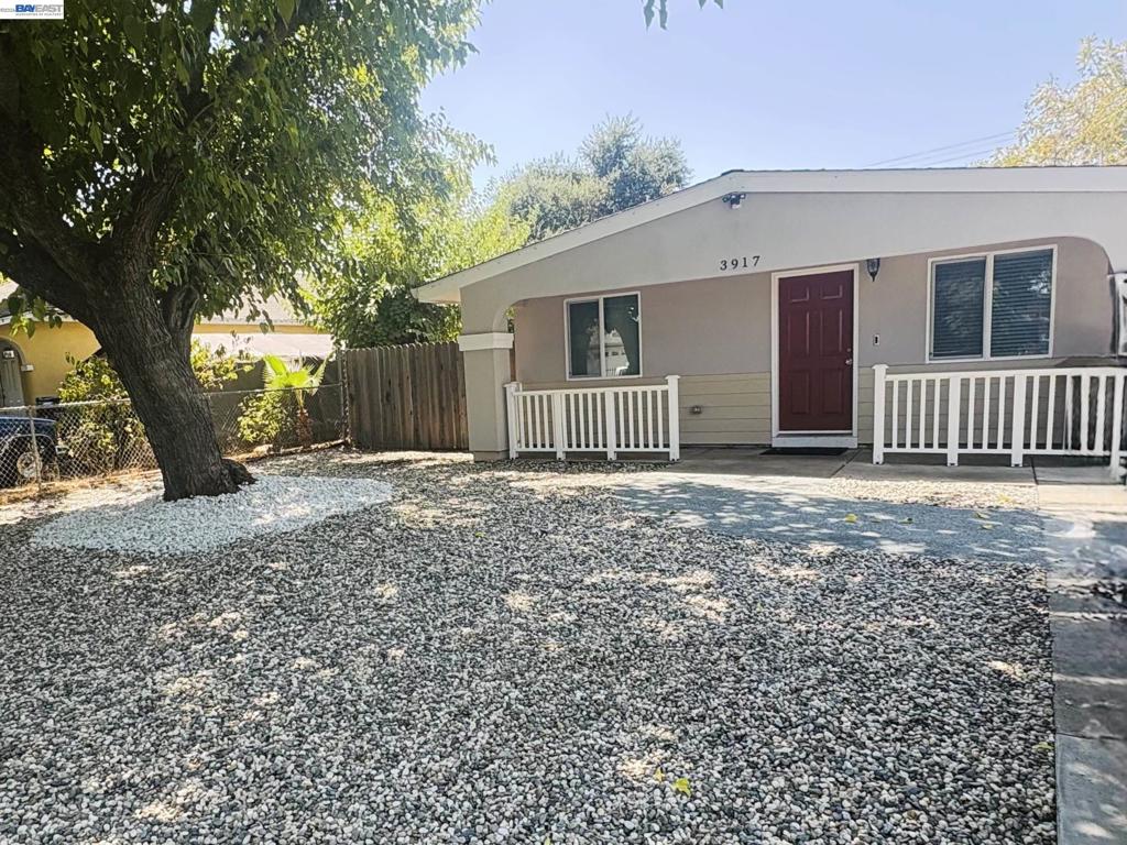 3917 Haywood St Property Photo 2