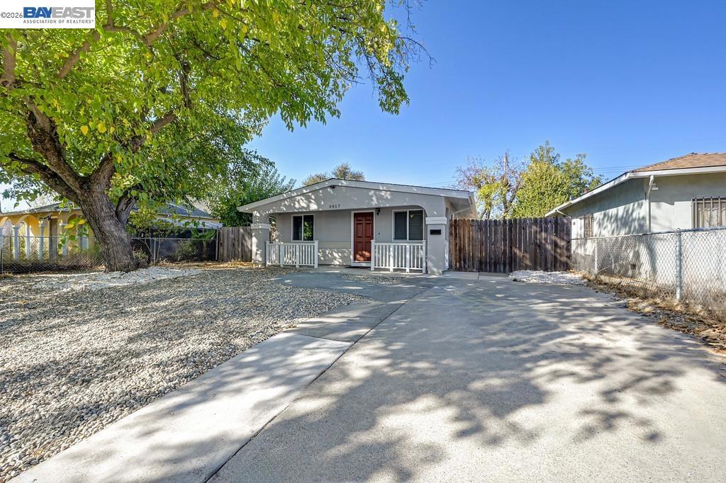 3917 Haywood St Property Photo 5