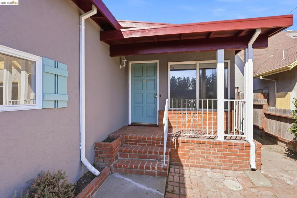 659 Lassen St Property Photo 4