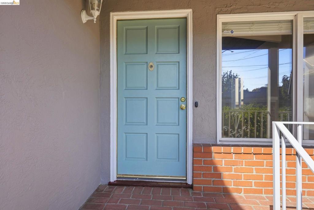 659 Lassen St Property Photo 5