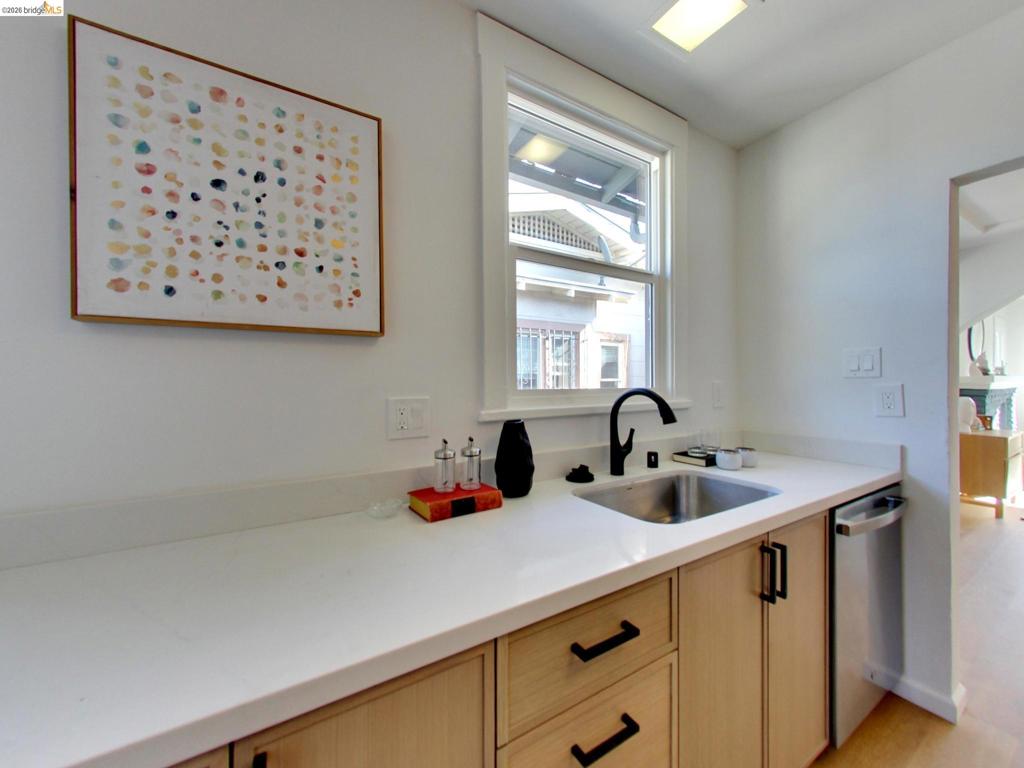 2701 Chestnut St Property Photo 16