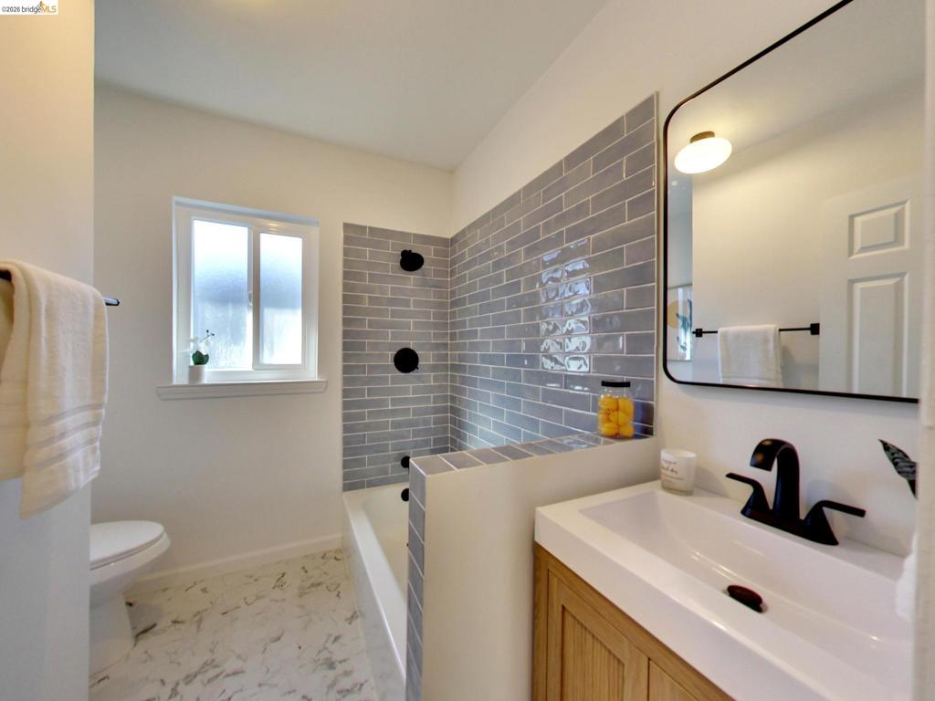 2701 Chestnut St Property Photo 26