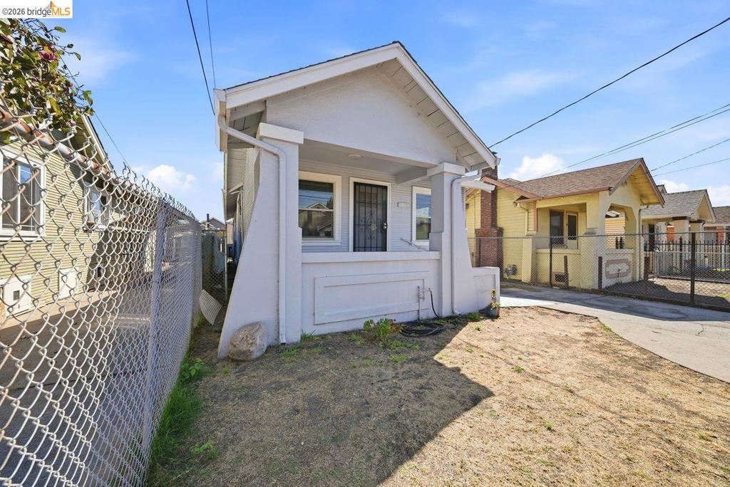 1614 72nd Ave Property Photo 5
