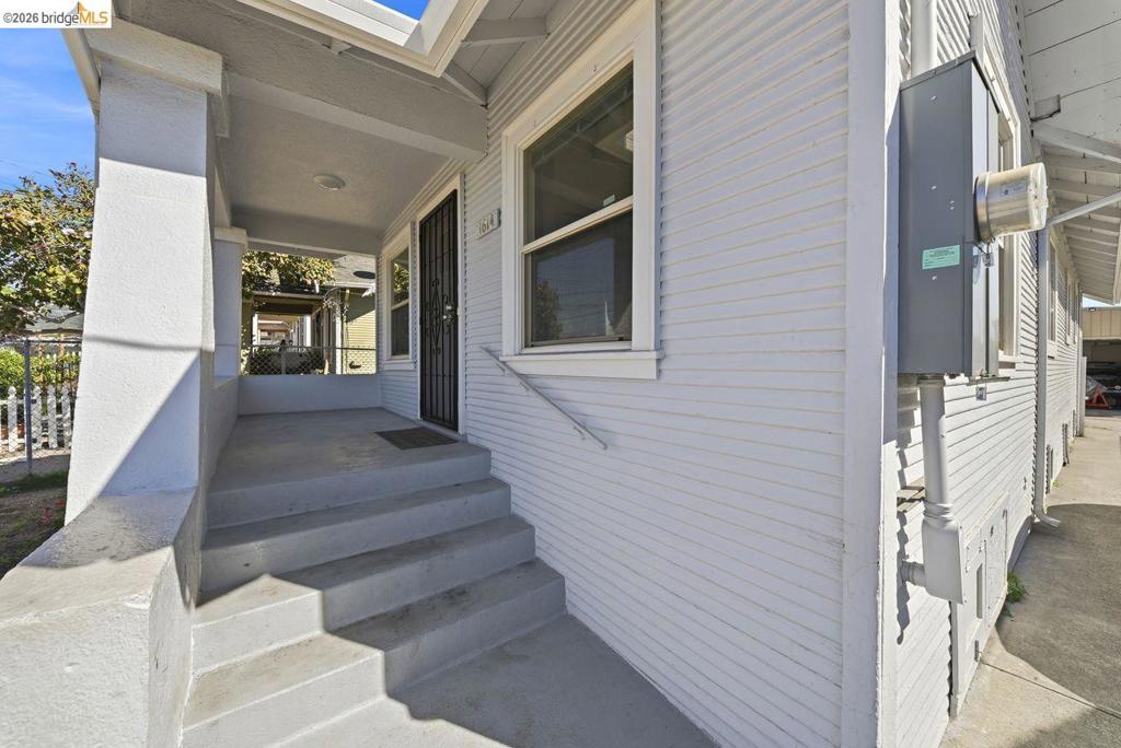 1614 72nd Ave Property Photo 6