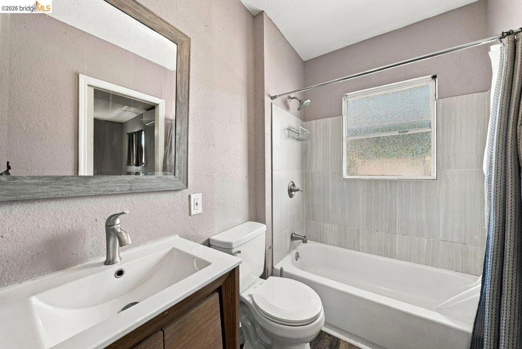 1614 72nd Ave Property Photo 25