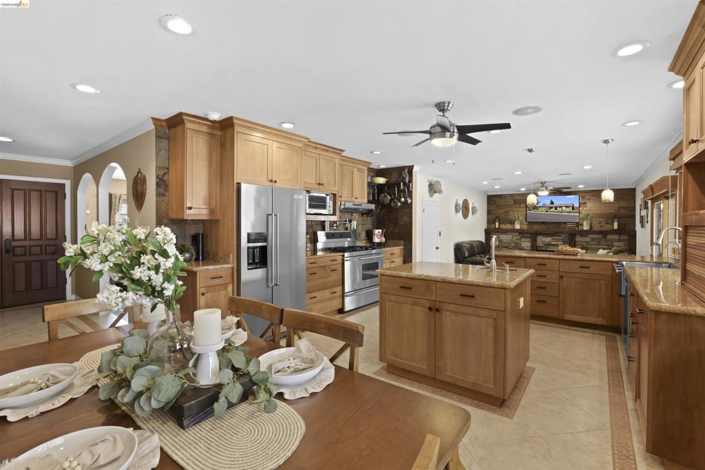 3909 Boatwright Dr Property Photo 12