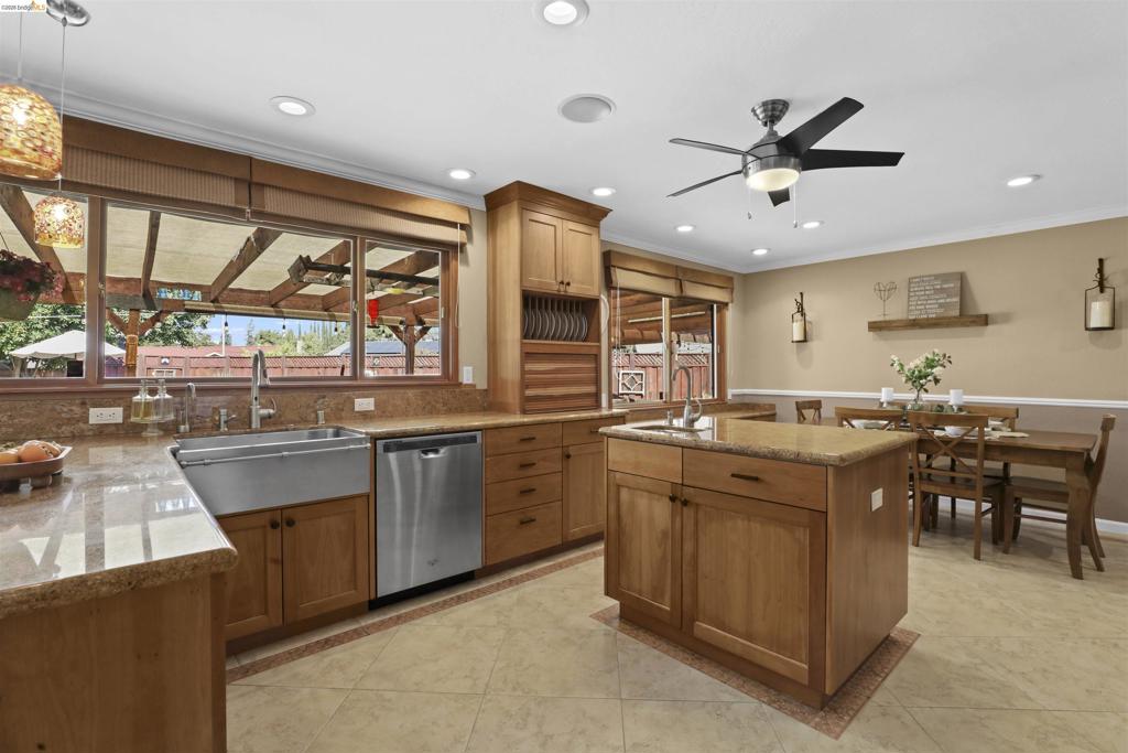 3909 Boatwright Dr Property Photo 17