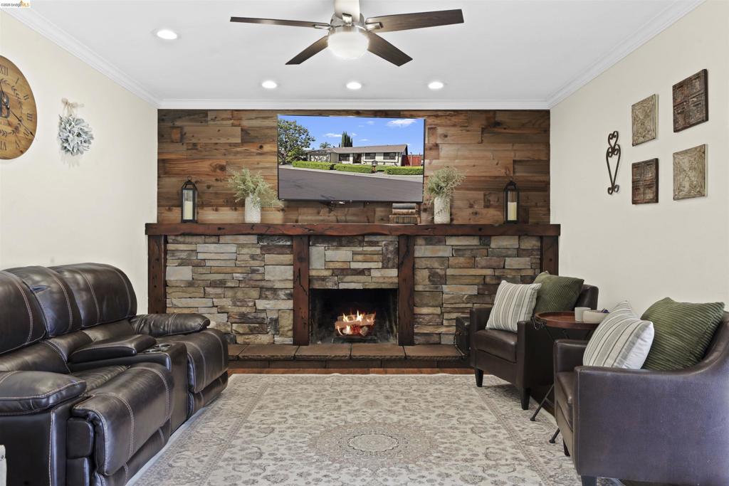 3909 Boatwright Dr Property Photo 22