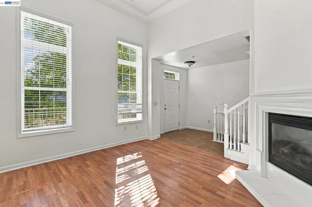 4542 Chancery Ln Property Photo 6