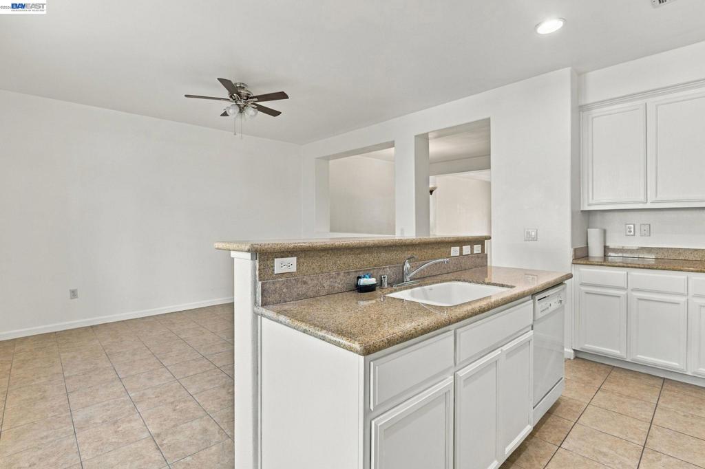 4542 Chancery Ln Property Photo 8
